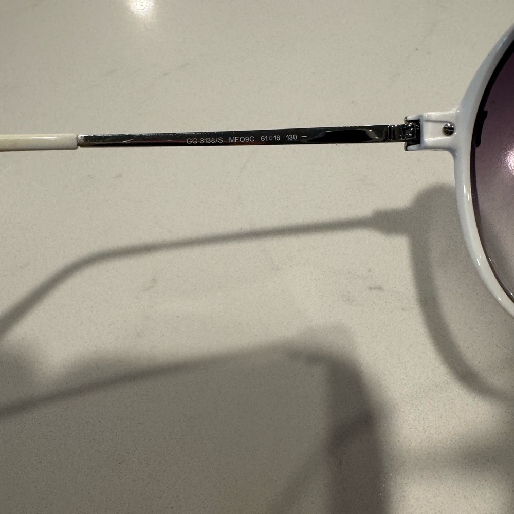 Gucci Sunglasses - Picture 5 of 7